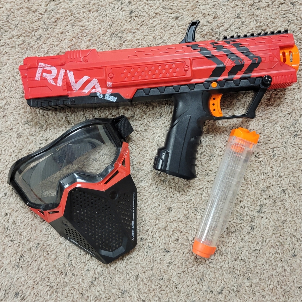 Nerf Rival XV-700 w/clip